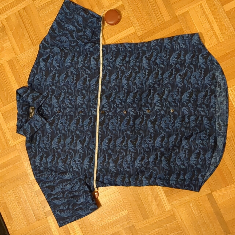 Blade & blue waves pattern short sleeve button up